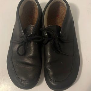 Vivobarefoot ankle height fleece lined shoes.  EUC smoke free home